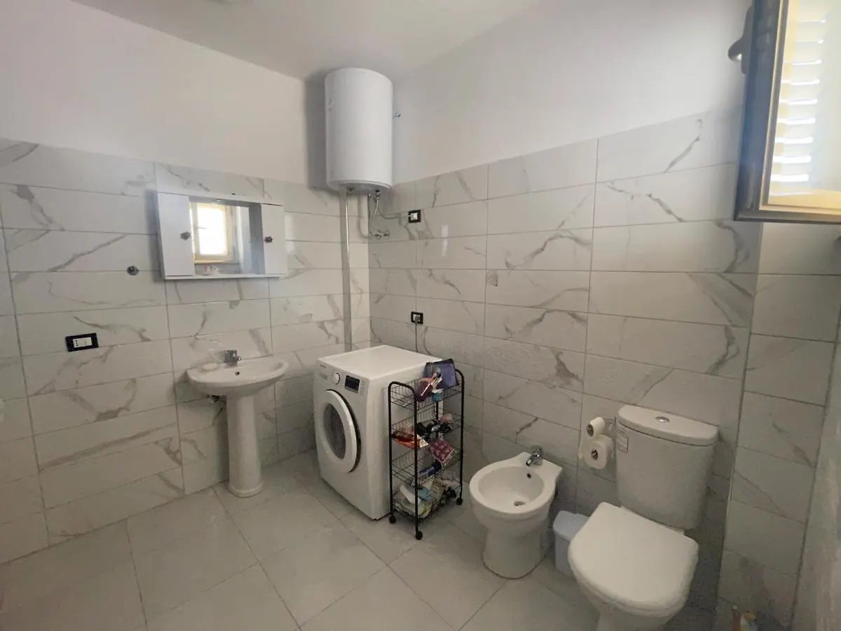 Ferienwohnung Swallow Nest Durrës